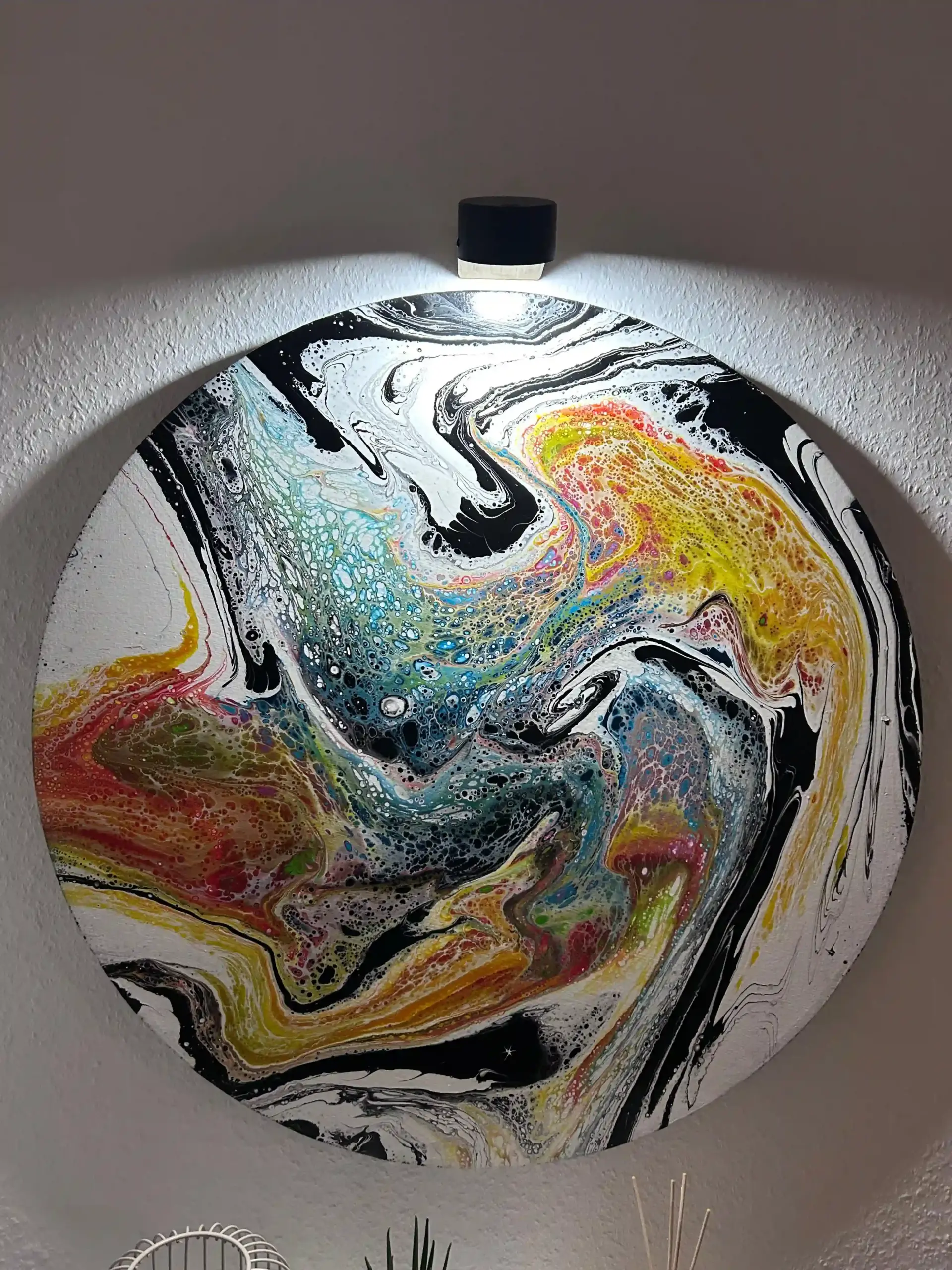 Acryl-Pouring auf runder Leinwand von Petra Sindermann